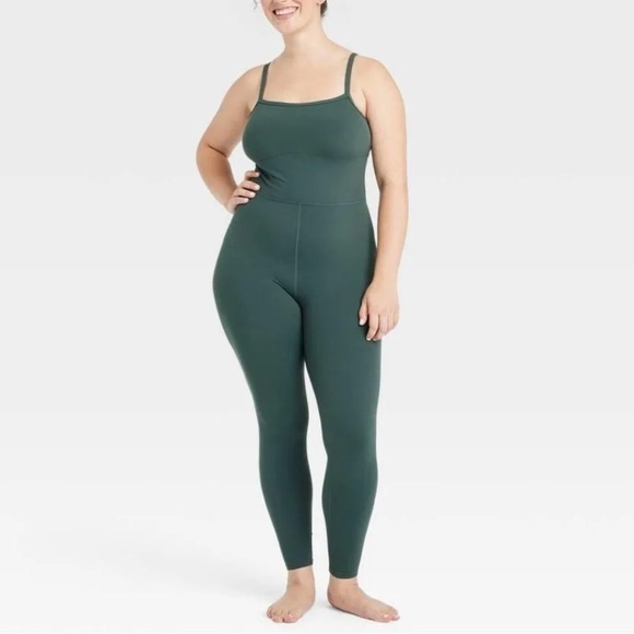 Large Green Spaghetti Strap Jumpsuit All in Motion - Picture 3 of 8